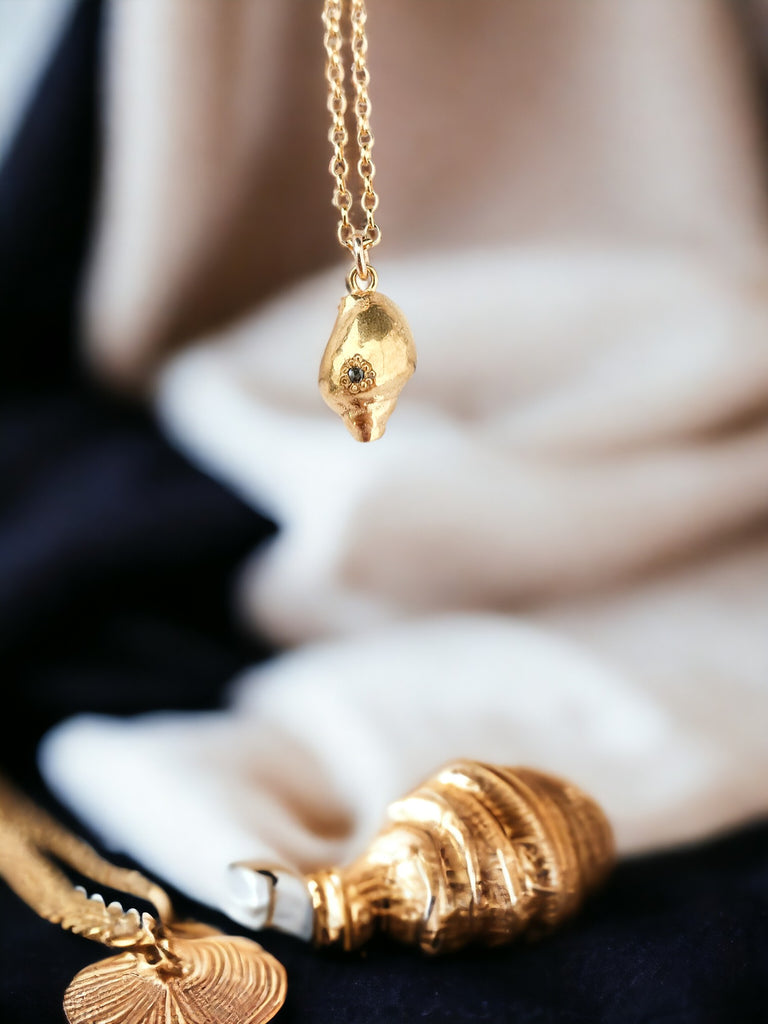 Mowhanau Shell Pendant - Gold + Diamond